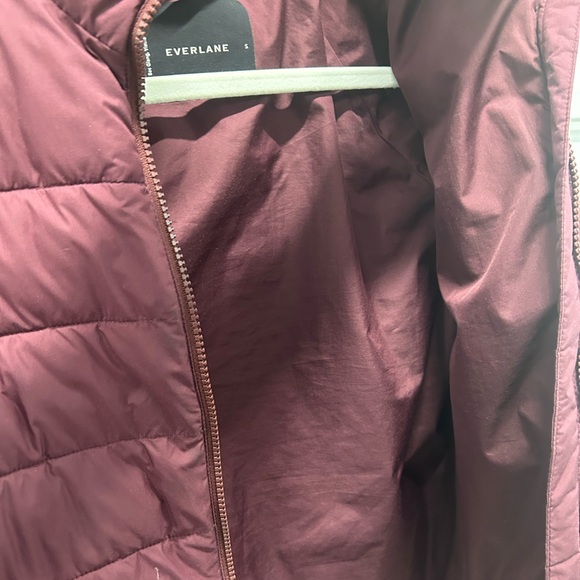 Everlane Women The Lightweight Puffer Full Zip Jacket Burgundy Size Small - Picture 8 of 9